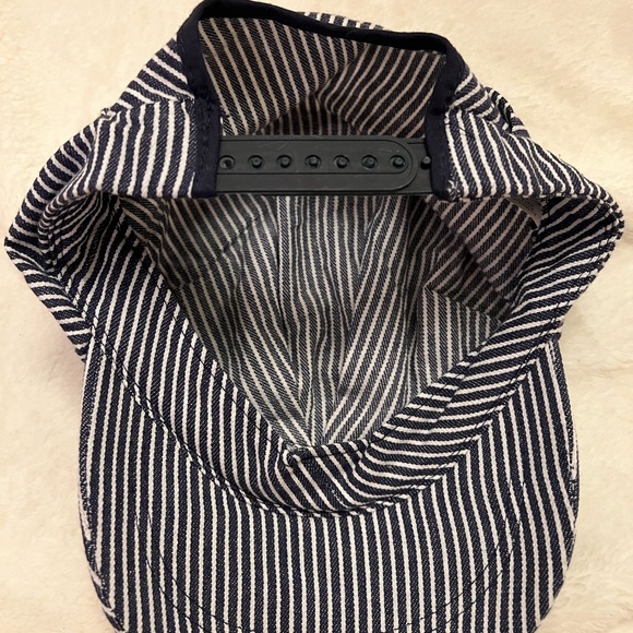 Chuggington Railroad Engineer Hat, Youth Size, Blue White Stripe Adjustable - Picture 4 of 5